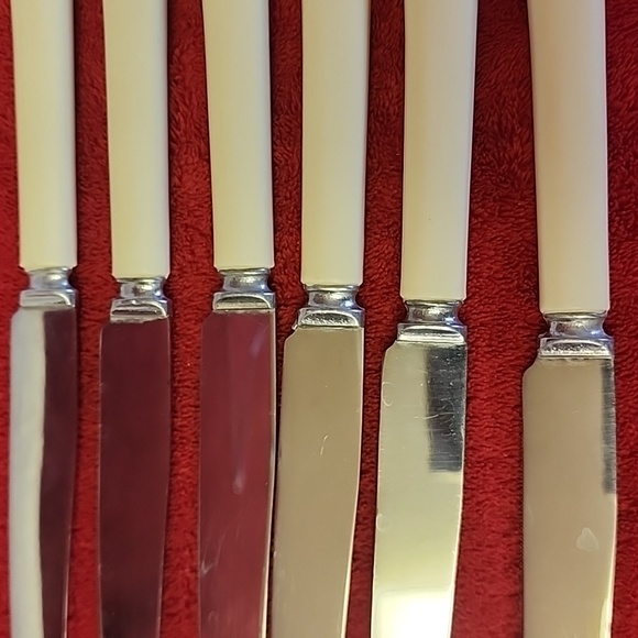 ☆Marseilles Set of 6 Steak Serrated Knives. Made in France.☆ - Picture 8 of 13